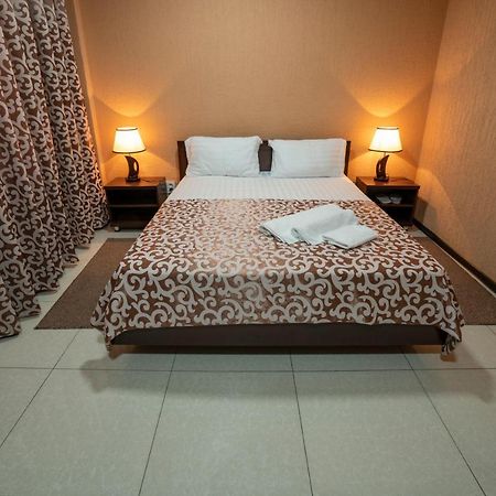Rohat Hotel Chilonzor Tasjkent Buitenkant foto