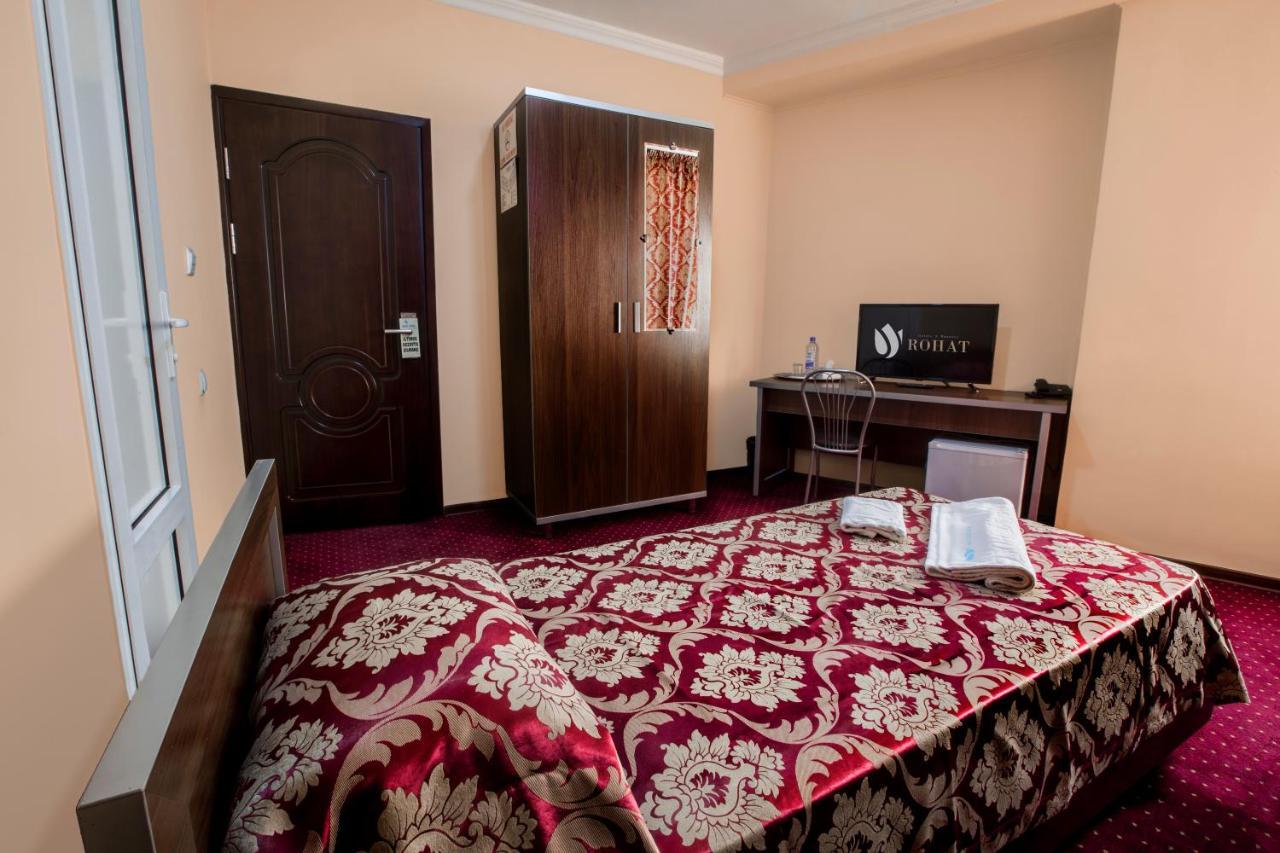 Rohat Hotel Chilonzor Tasjkent Buitenkant foto