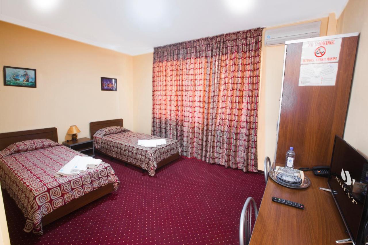 Rohat Hotel Chilonzor Tasjkent Buitenkant foto