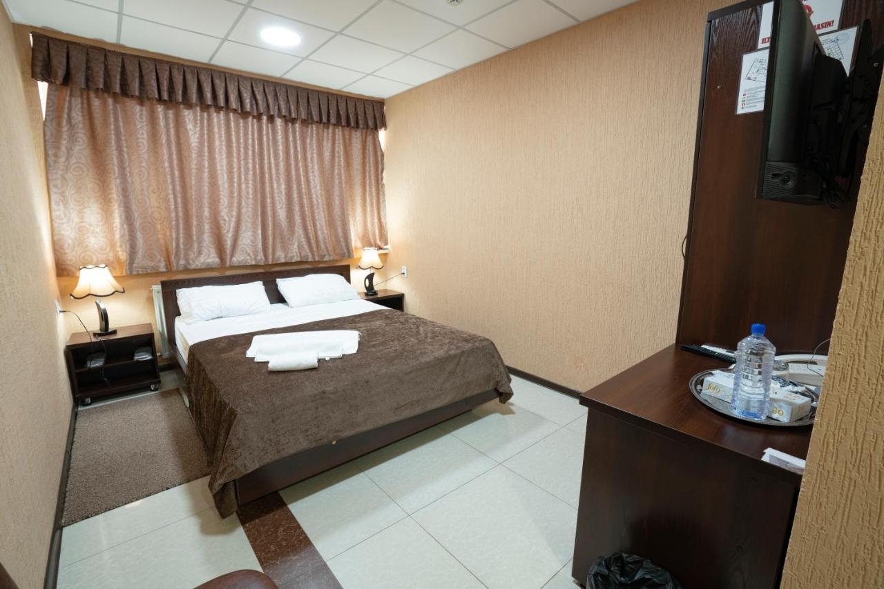 Rohat Hotel Chilonzor Tasjkent Buitenkant foto