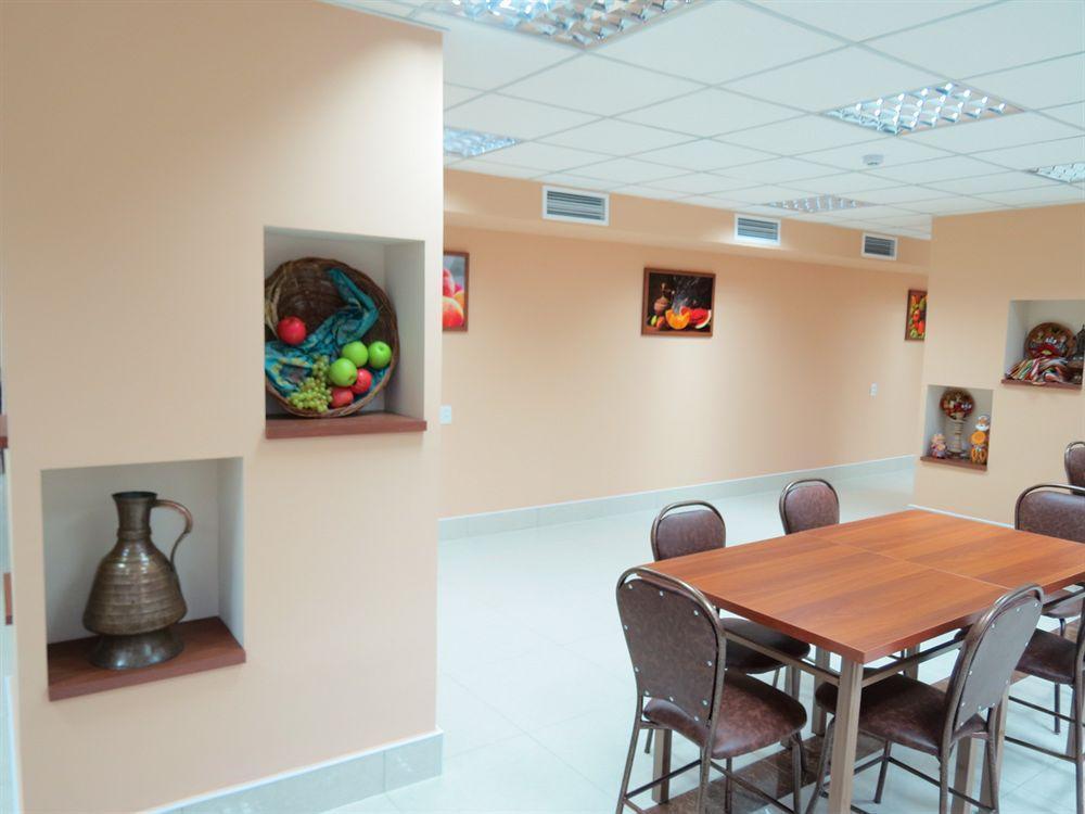 Rohat Hotel Chilonzor Tasjkent Buitenkant foto