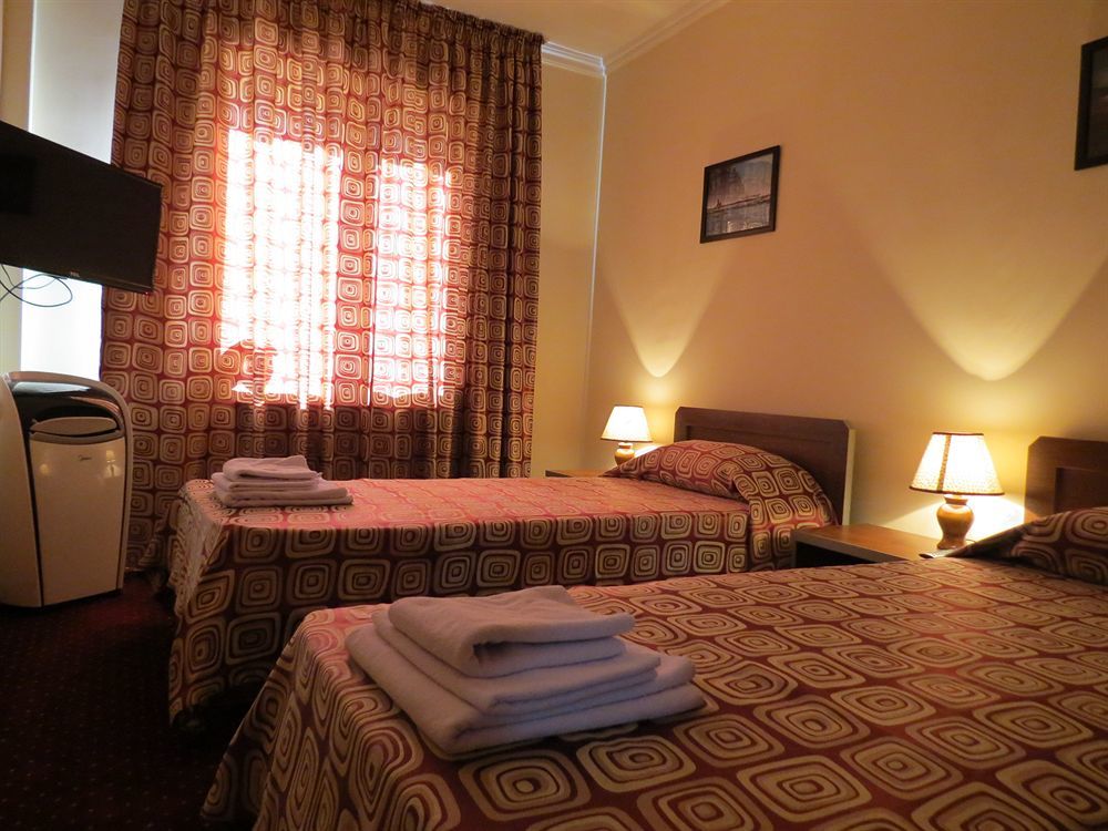 Rohat Hotel Chilonzor Tasjkent Buitenkant foto