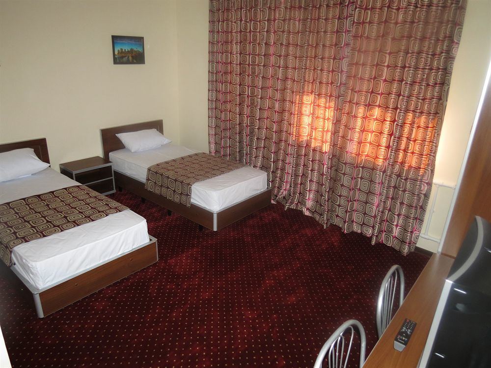 Rohat Hotel Chilonzor Tasjkent Buitenkant foto
