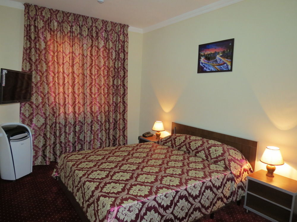 Rohat Hotel Chilonzor Tasjkent Buitenkant foto