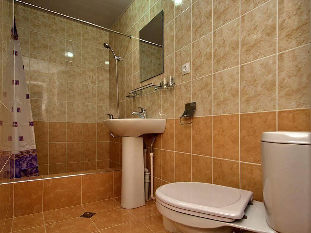 Rohat Hotel Chilonzor Tasjkent Buitenkant foto
